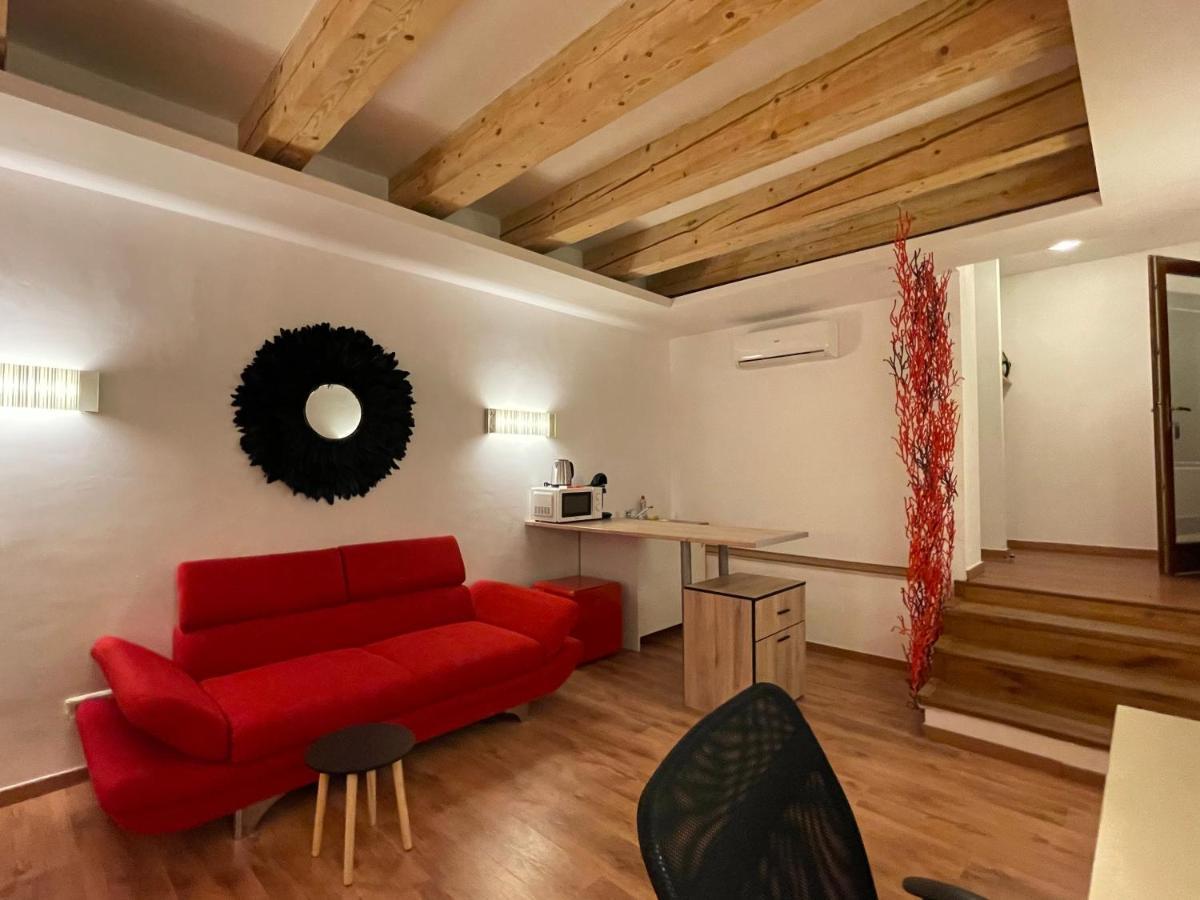 New Workspace Studio Savoya9 Self Check In Old City Center Temeşvar Dış mekan fotoğraf