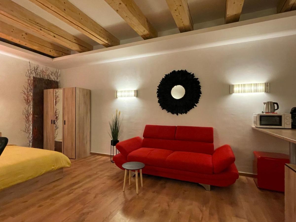 New Workspace Studio Savoya9 Self Check In Old City Center Temeşvar Dış mekan fotoğraf